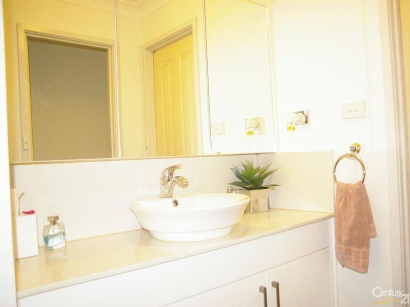 Edensor Park NSW 2176