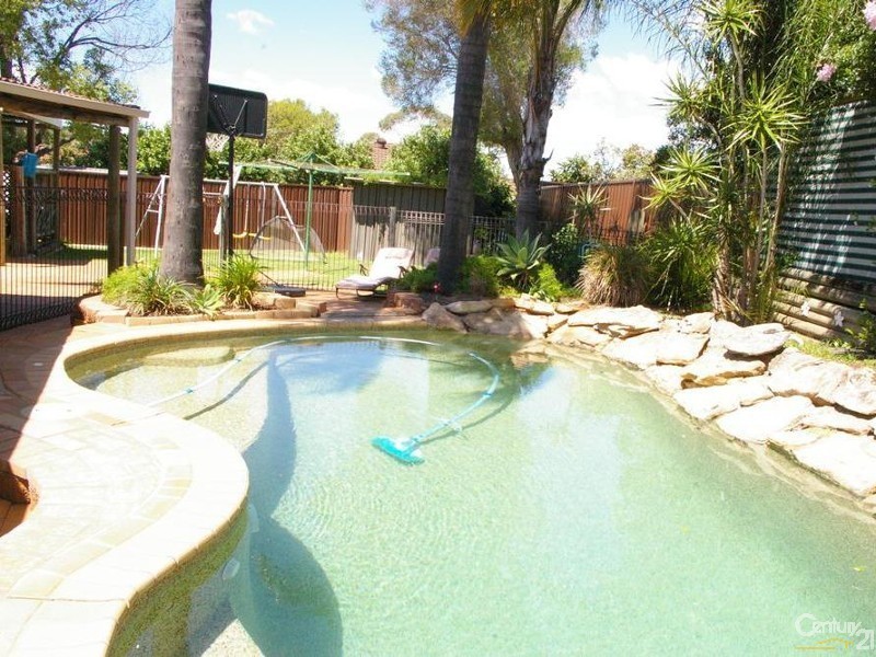 Edensor Park NSW 2176