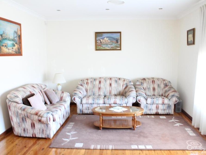 Edensor Park NSW 2176