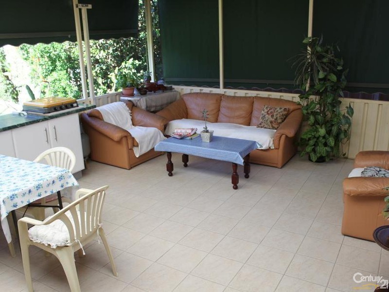 Edensor Park NSW 2176