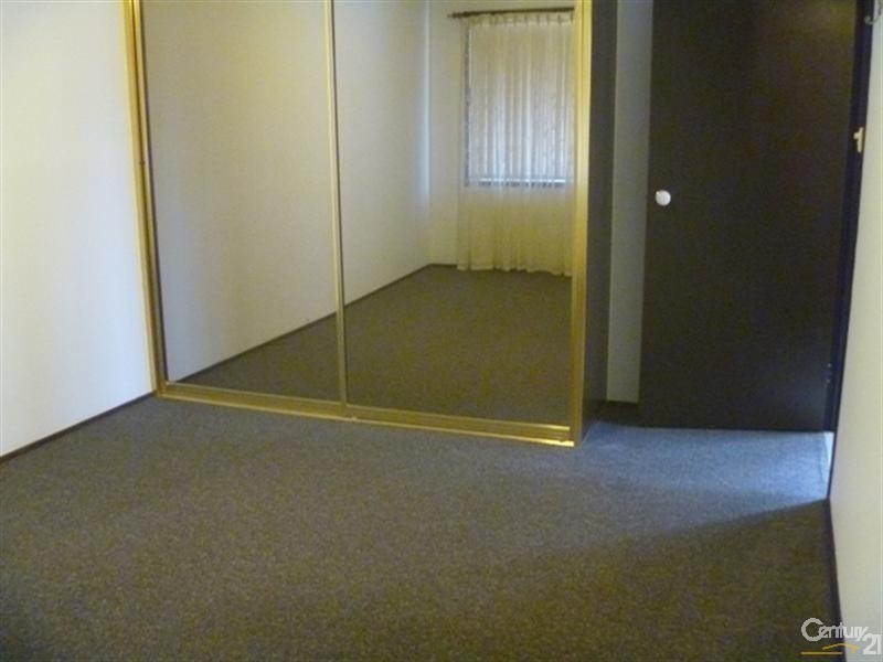 Greenfield Park NSW 2176