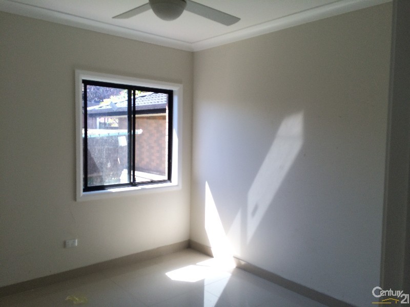 Edensor Park NSW 2176