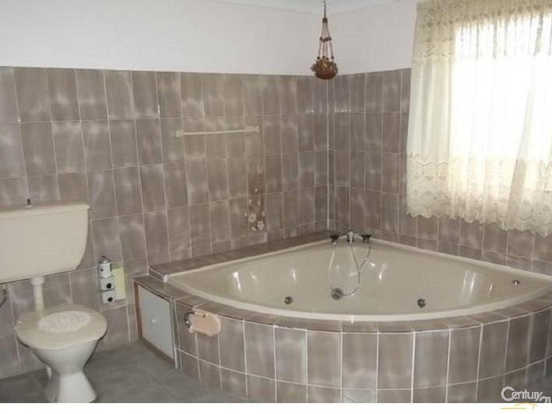 Bossley Park NSW 2176