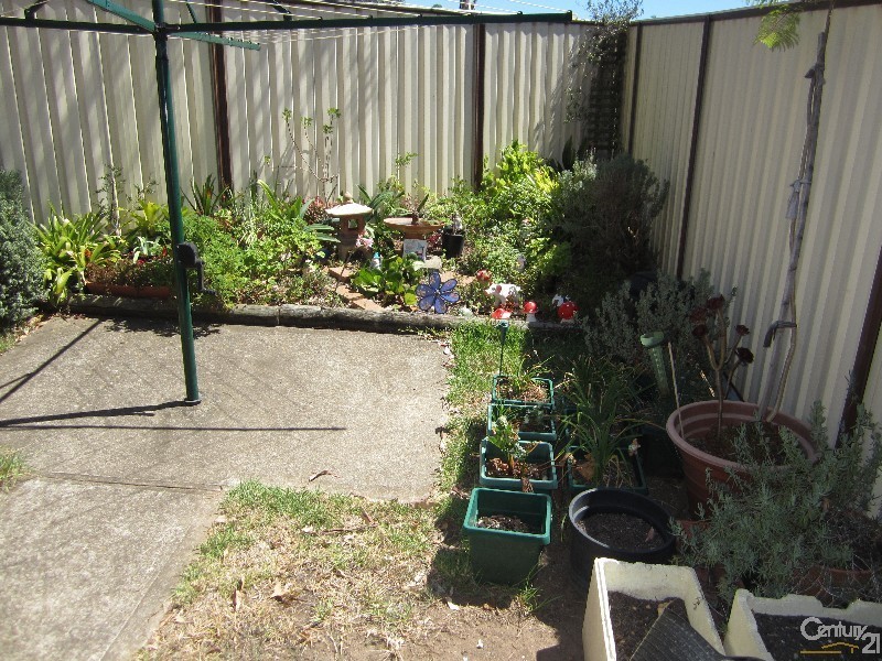 Edensor Park NSW 2176