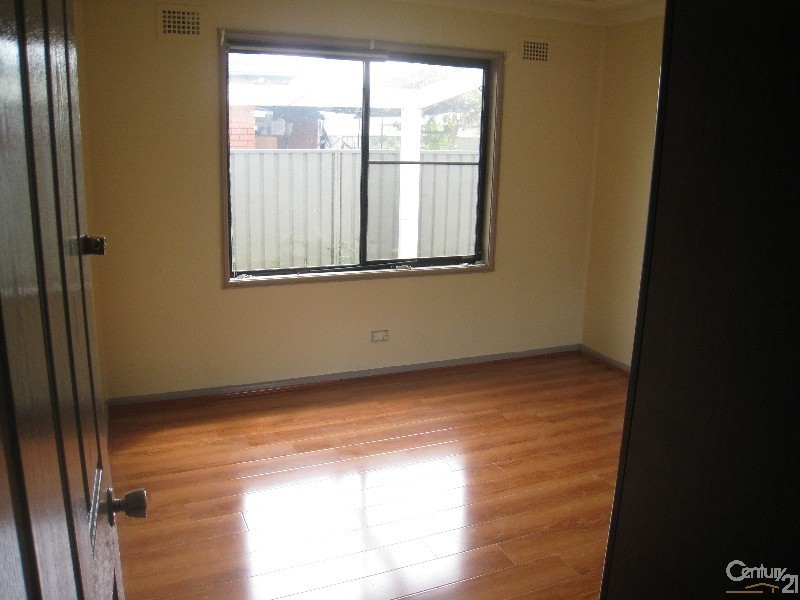 Fairfield West NSW 2165