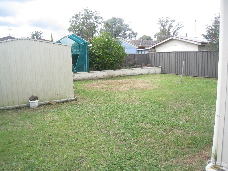 Fairfield West NSW 2165