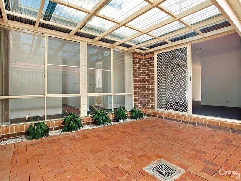 25 Warragamba Crescent, Bossley Park NSW 2176