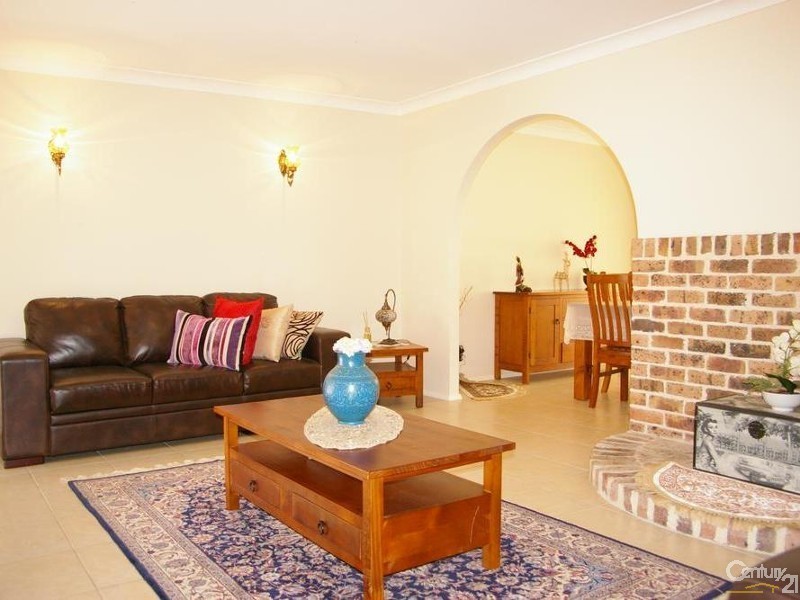 34 Dalpra Crescent, Bossley Park NSW 2176