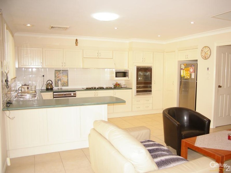 34 Dalpra Crescent, Bossley Park NSW 2176