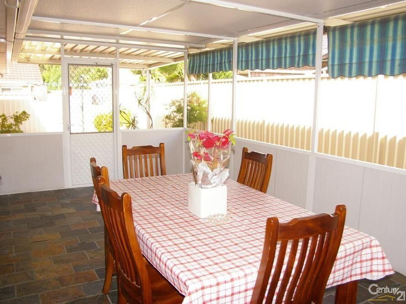 34 Dalpra Crescent, Bossley Park NSW 2176