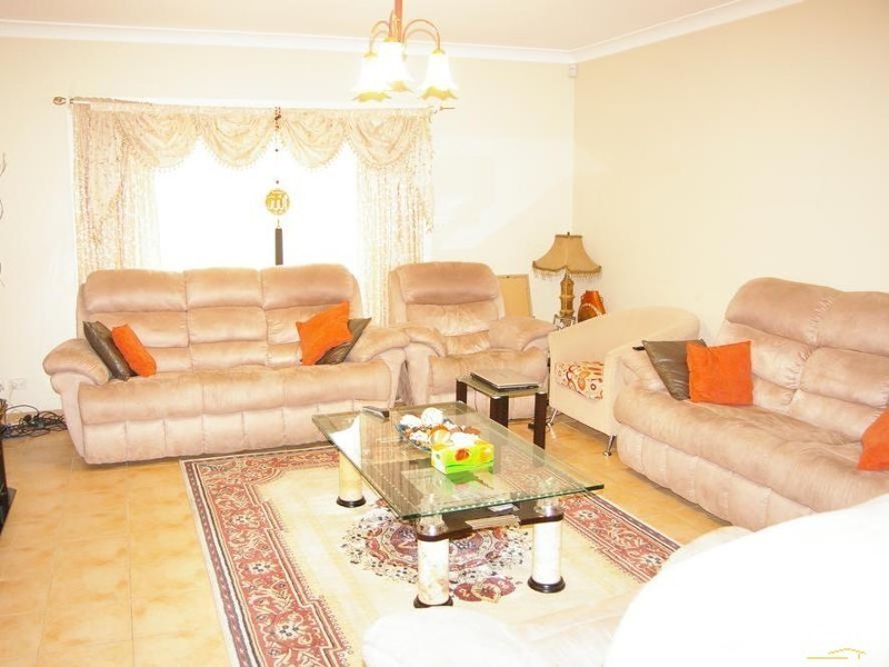 6 Swan Road, Edensor Park NSW 2176