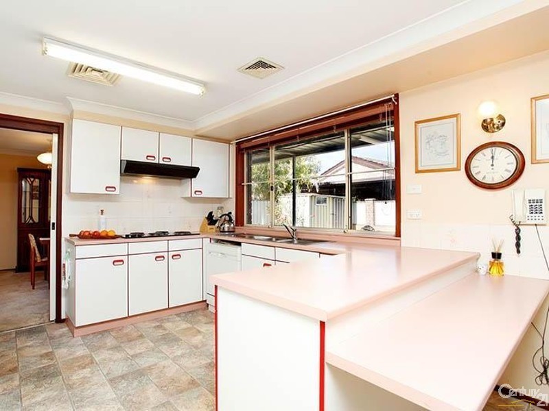 43 Arrowhead Road, Greenfield Park NSW 2176