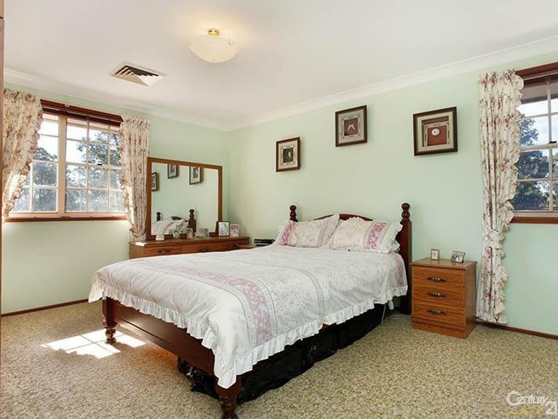 43 Arrowhead Road, Greenfield Park NSW 2176