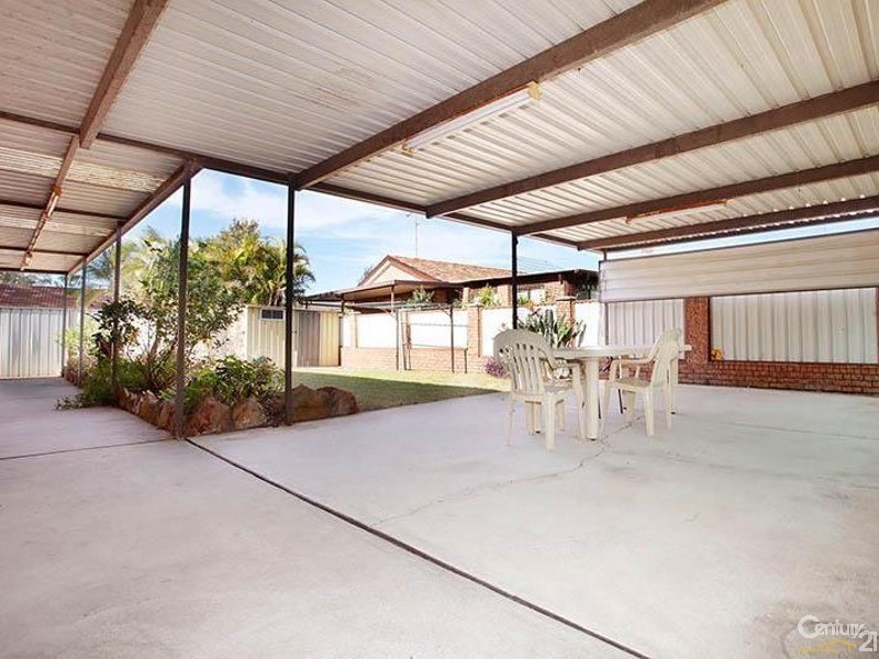 43 Arrowhead Road, Greenfield Park NSW 2176