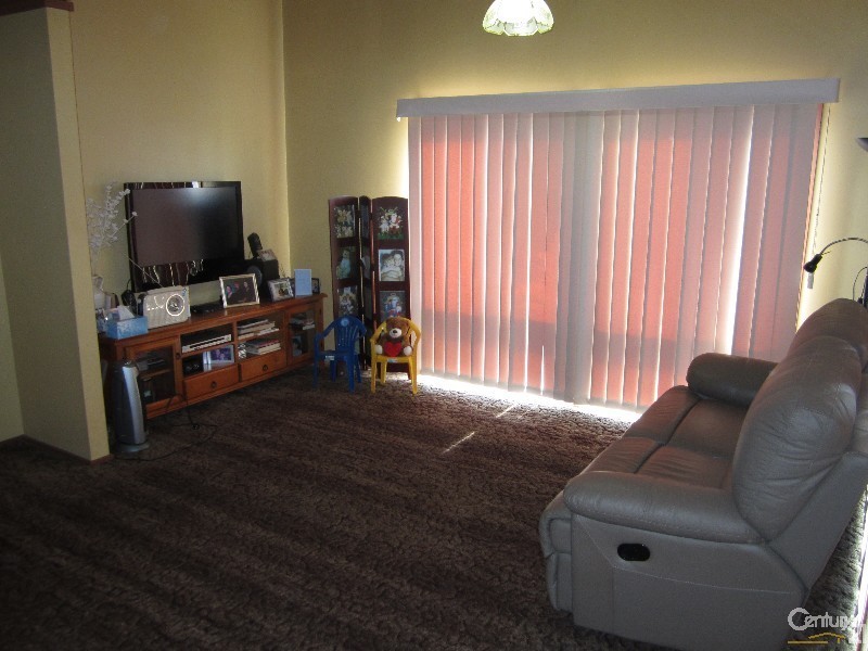 23 Marconi Road, Bossley Park NSW 2176