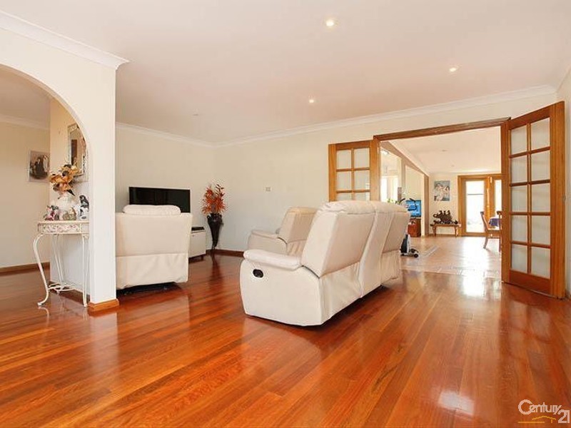 44 Province Street, Abbotsbury NSW 2176