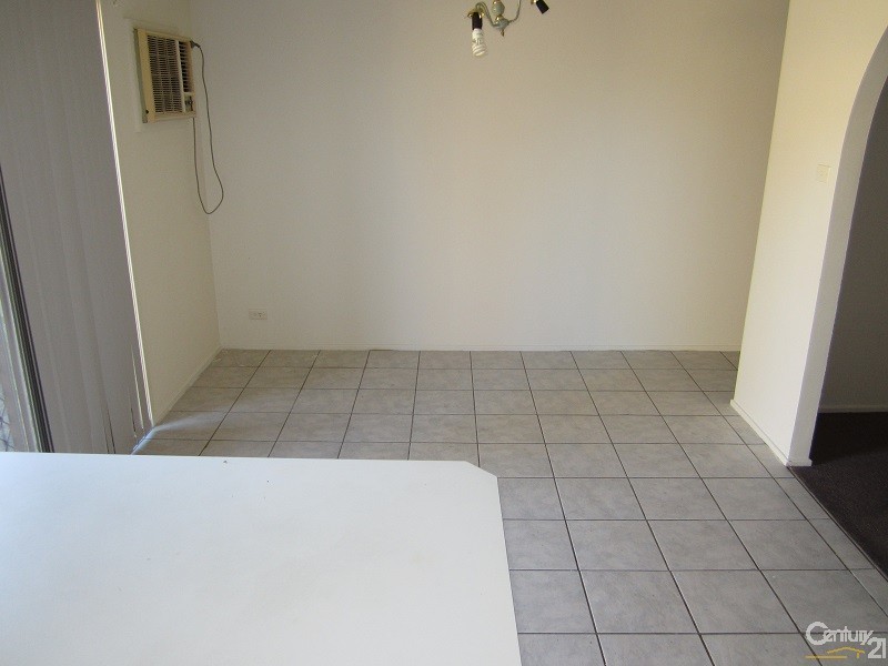 4 Franklin Place, Bossley Park NSW 2176