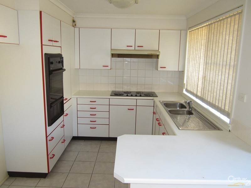 4 Franklin Place, Bossley Park NSW 2176