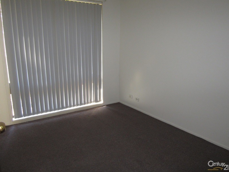 4 Franklin Place, Bossley Park NSW 2176