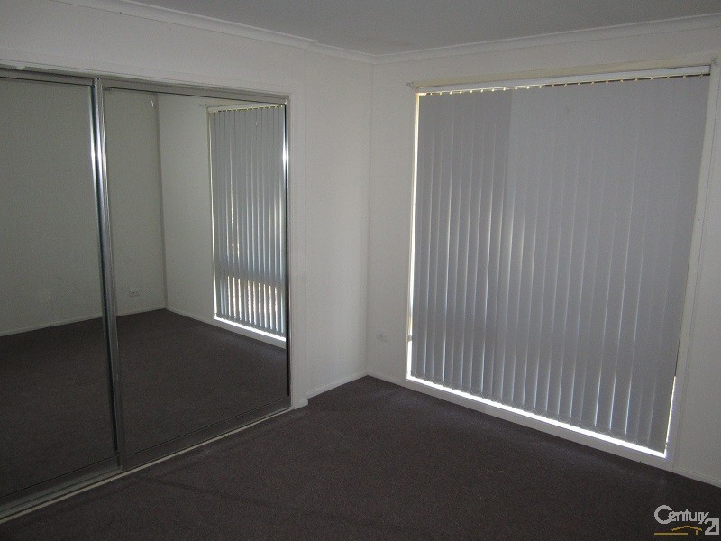 4 Franklin Place, Bossley Park NSW 2176