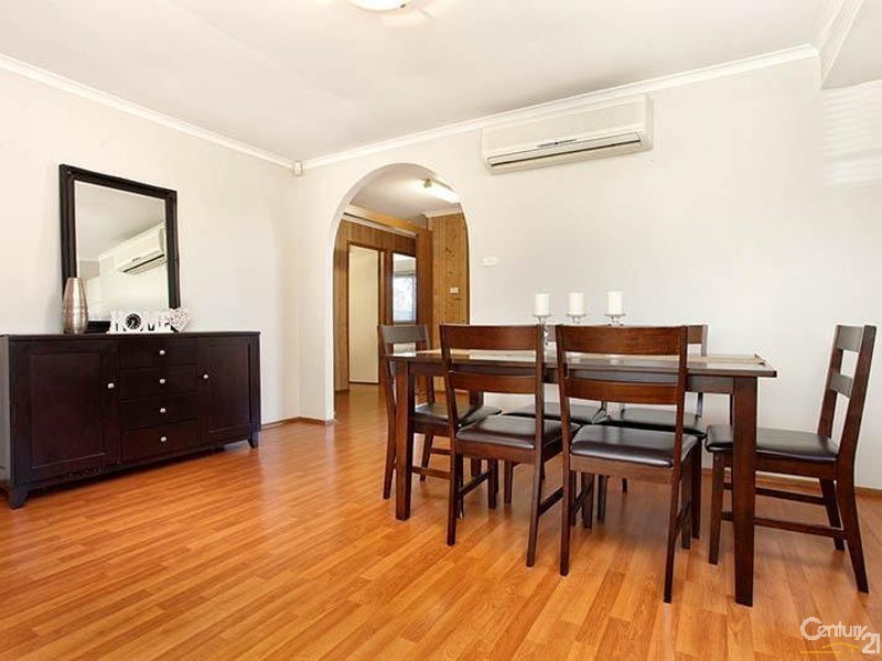 19 Salter Road, Bossley Park NSW 2176