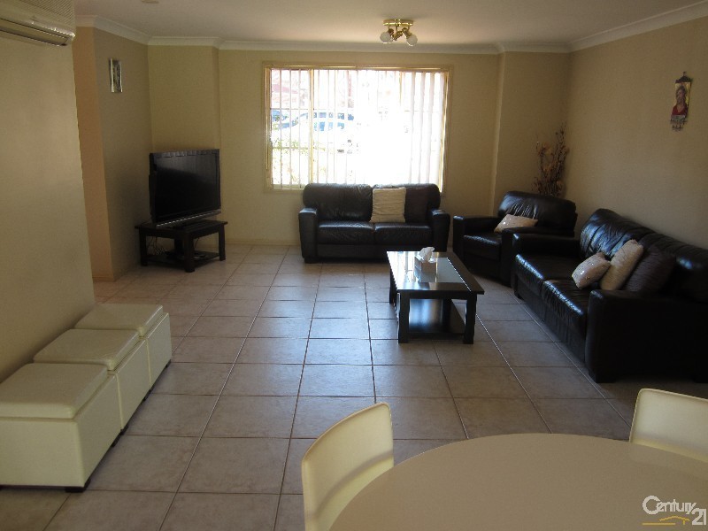 Edensor Park NSW 2176