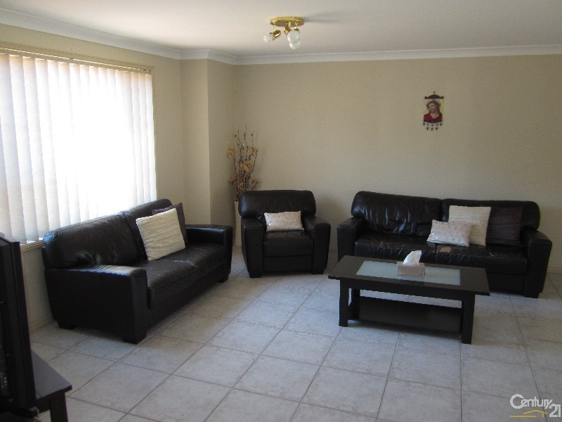 Edensor Park NSW 2176