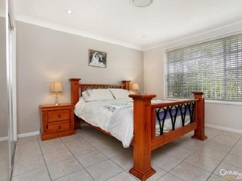 Greenfield Park NSW 2176