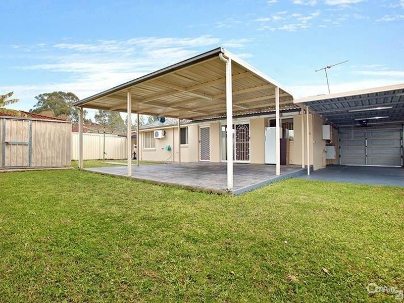 15 Knowles Place, Bossley Park NSW 2176