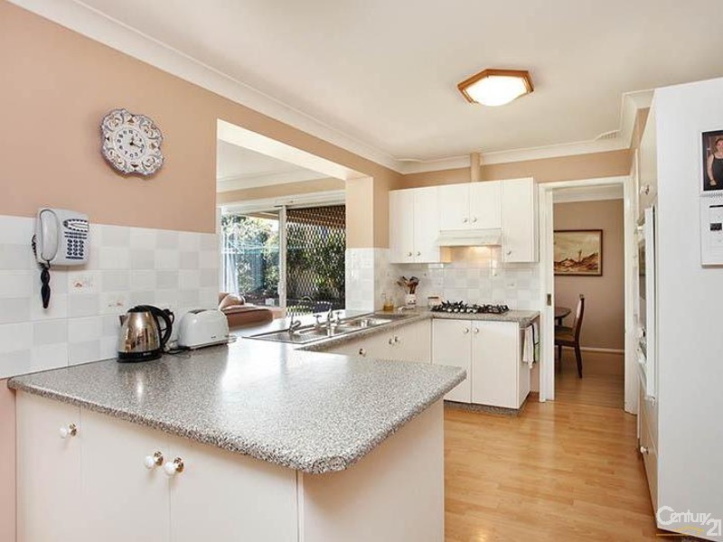 5 Dalpra Crescent, Bossley Park NSW 2176