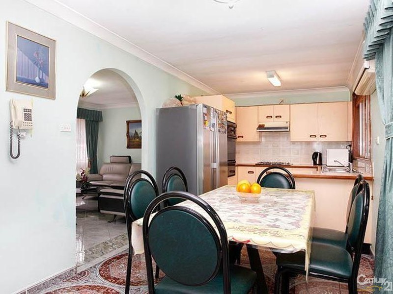 Greenfield Park NSW 2176