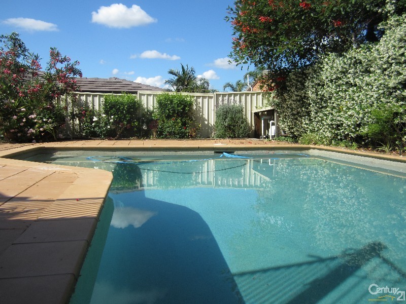 22 Tuncurry Street, Bossley Park NSW 2176