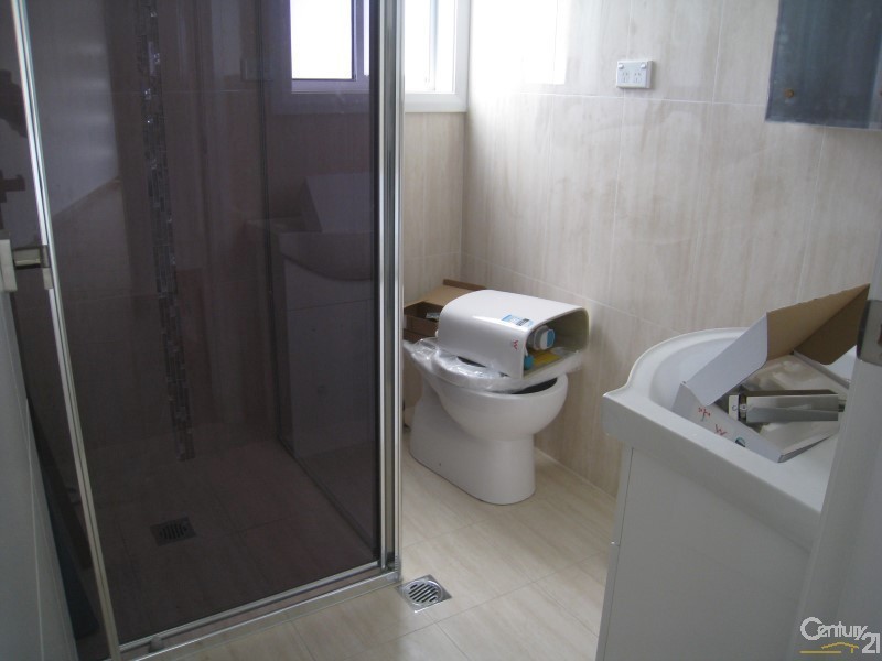 Edensor Park NSW 2176