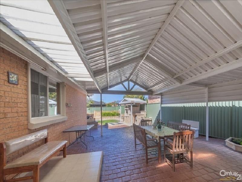 Edensor Park NSW 2176