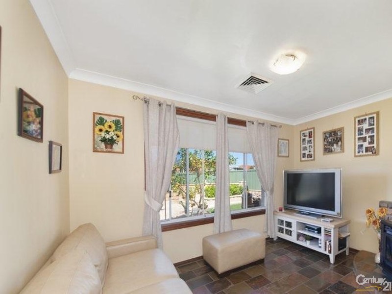 Edensor Park NSW 2176