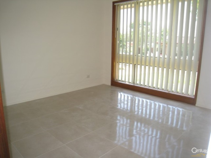 Edensor Park NSW 2176