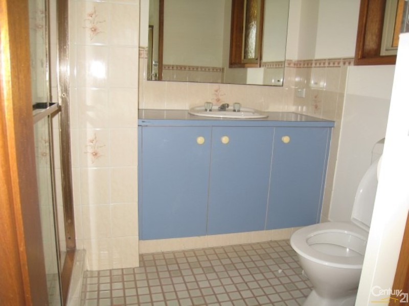 Edensor Park NSW 2176