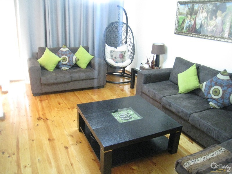 10 Garnet Street, Bossley Park NSW 2176