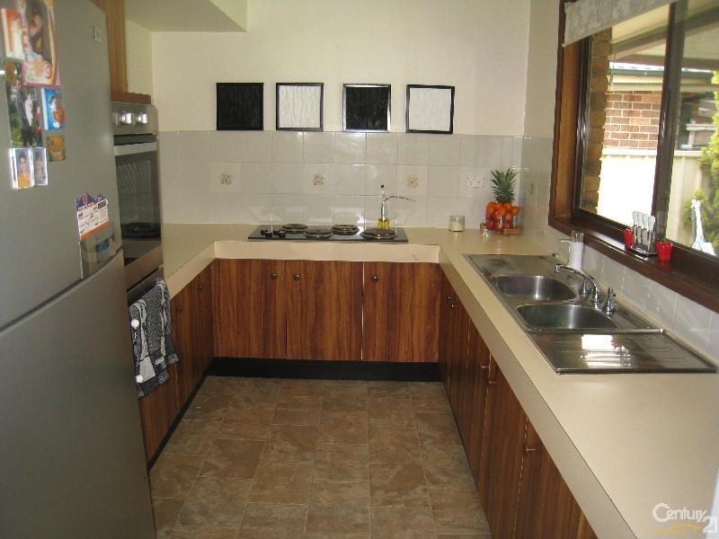 10 Garnet Street, Bossley Park NSW 2176