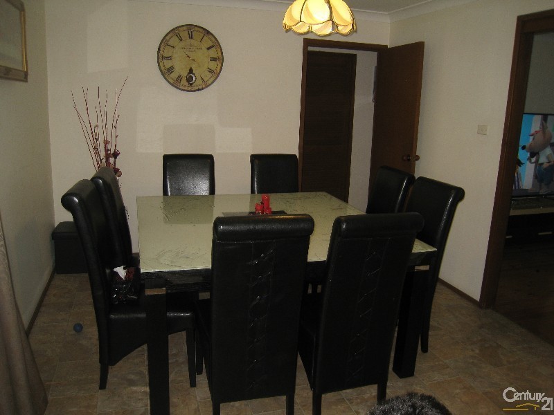 10 Garnet Street, Bossley Park NSW 2176