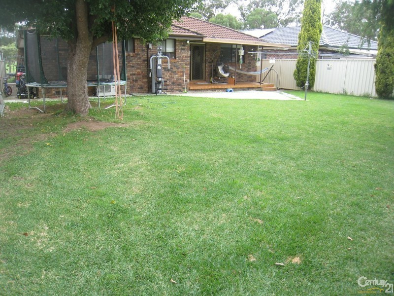 10 Garnet Street, Bossley Park NSW 2176