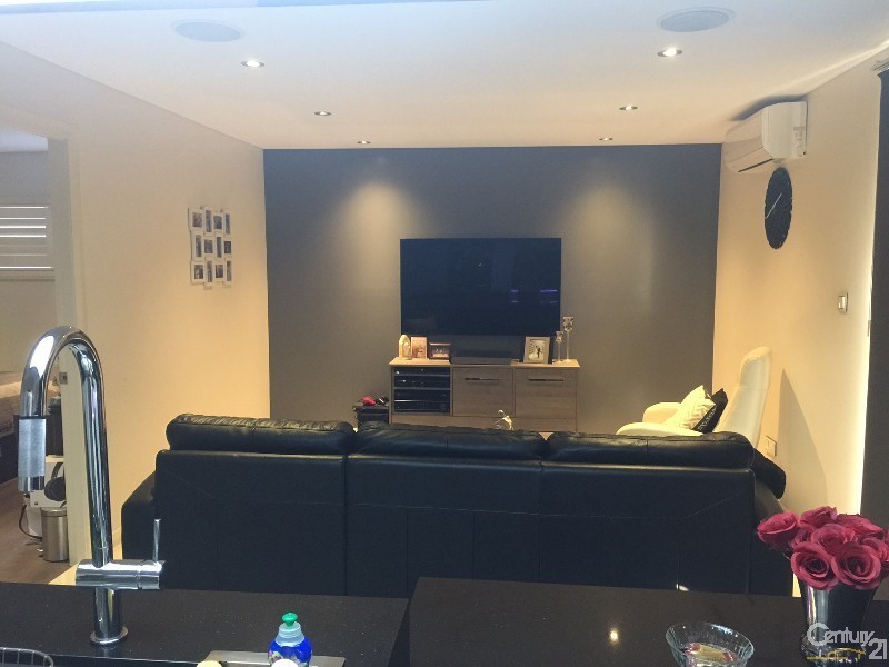 Greenfield Park NSW 2176