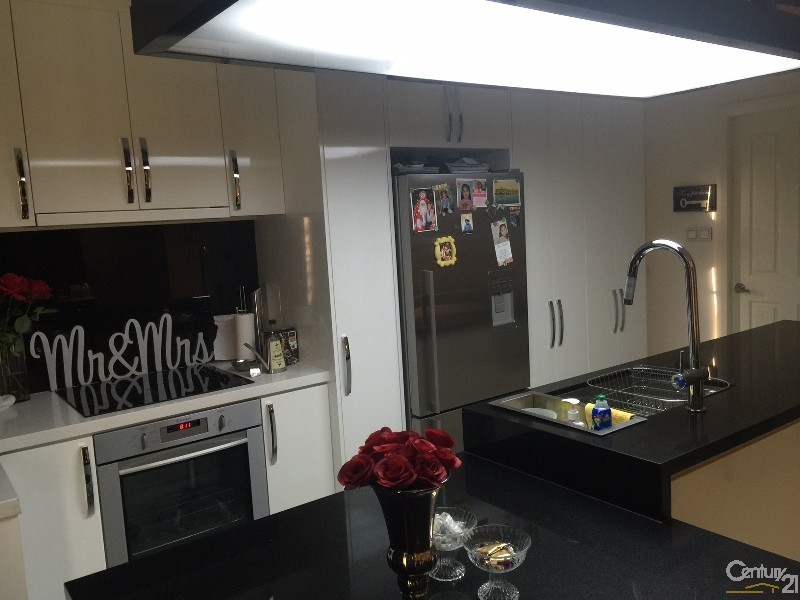 Greenfield Park NSW 2176