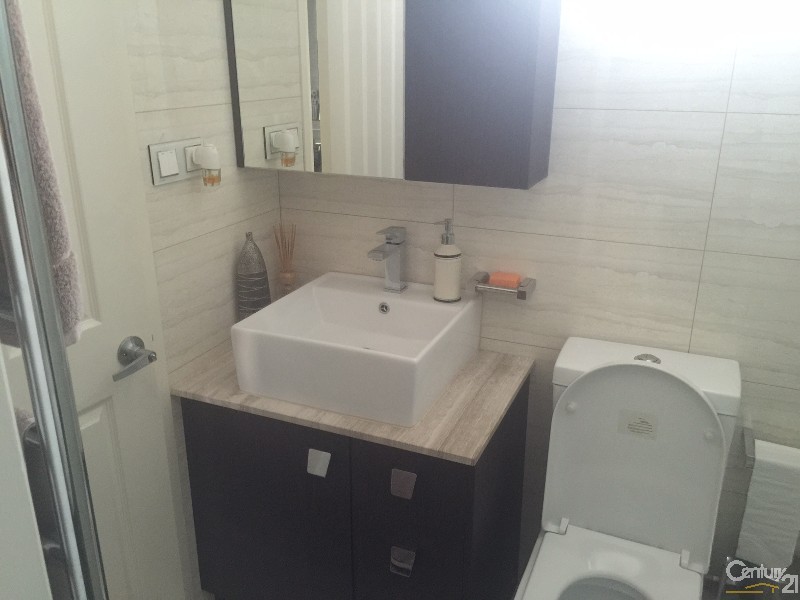 Greenfield Park NSW 2176