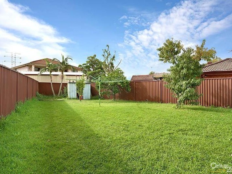 Edensor Park NSW 2176