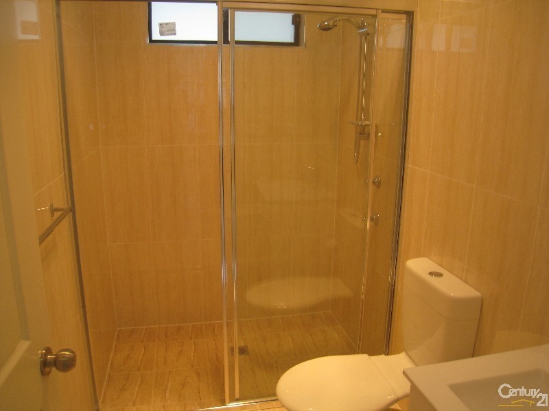 Edensor Park NSW 2176