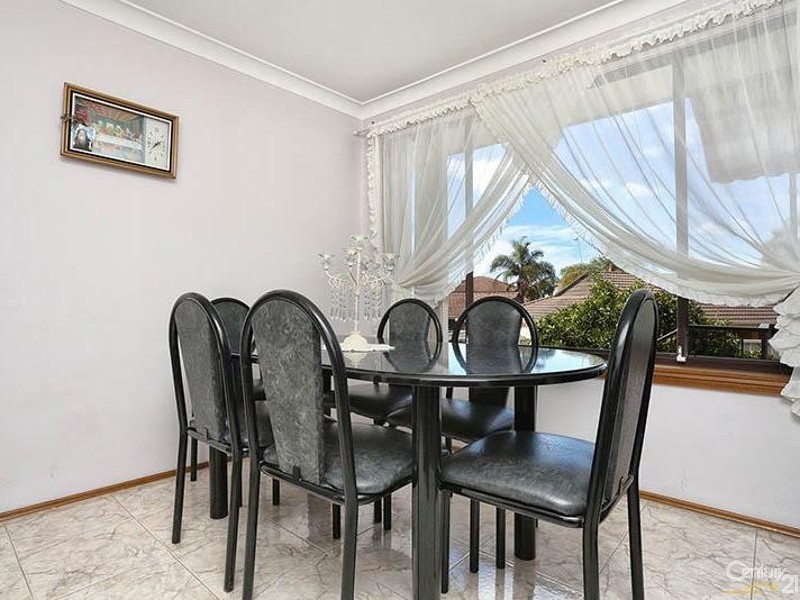 7 Leonello Place, Edensor Park NSW 2176