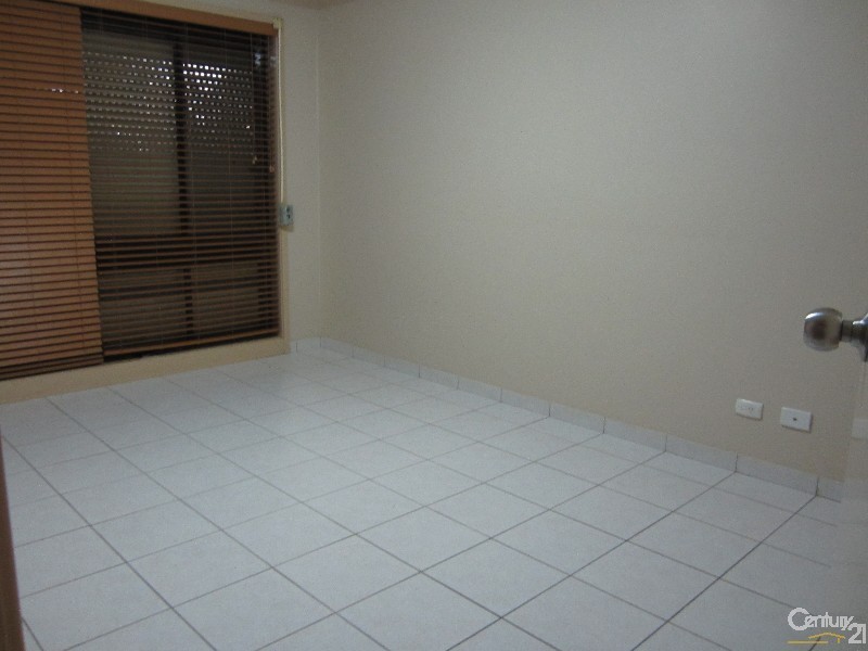 Greenfield Park NSW 2176