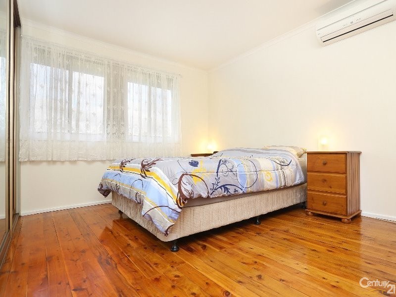 16 Ainsworth Crescent, Wetherill Park NSW 2164