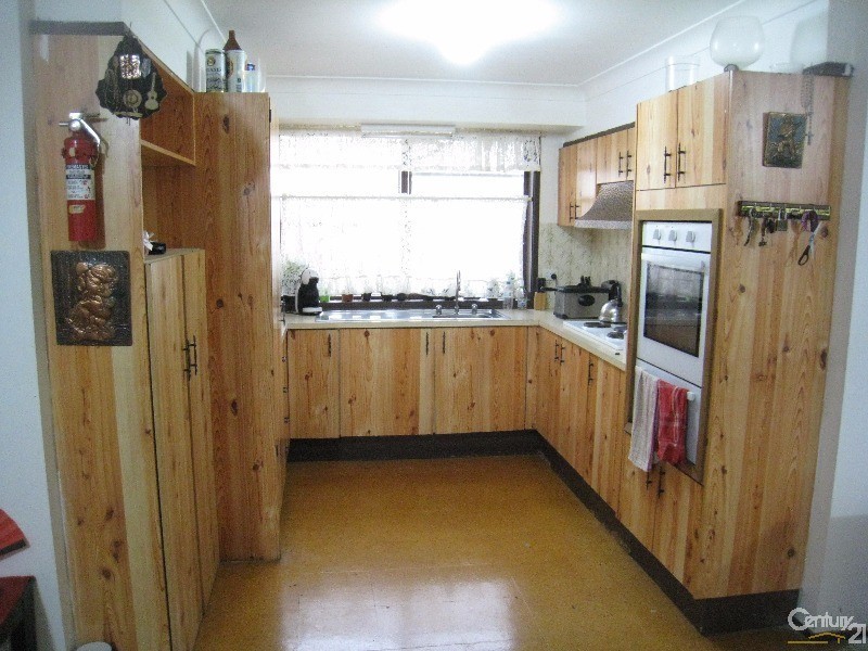 Edensor Park NSW 2176